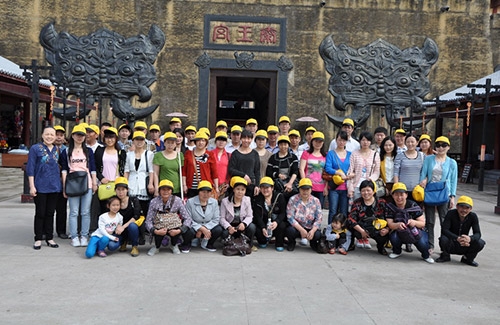 We traveled to HENGDIAN Movieland on 17th May,2013